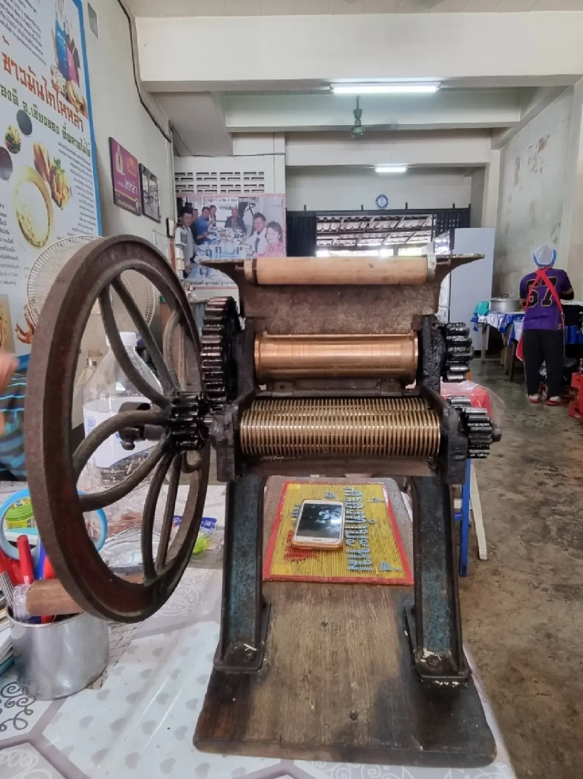 ‘ร้านไหหลำเชียงของ’ ตำนาน ‘บะหมี่’ ทำมือ ‘ข้าวมันไก่’  62 ปี