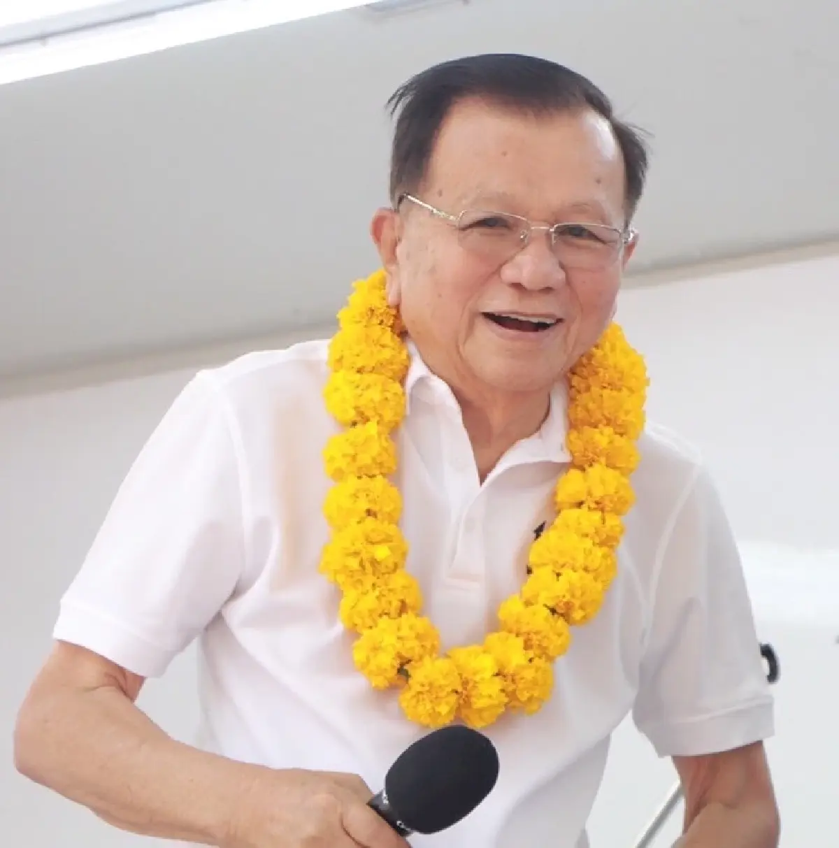 2 ขั้ว 'เทียนทอง' ฝ่าพายุชาตินิยม 'หนองจาน'