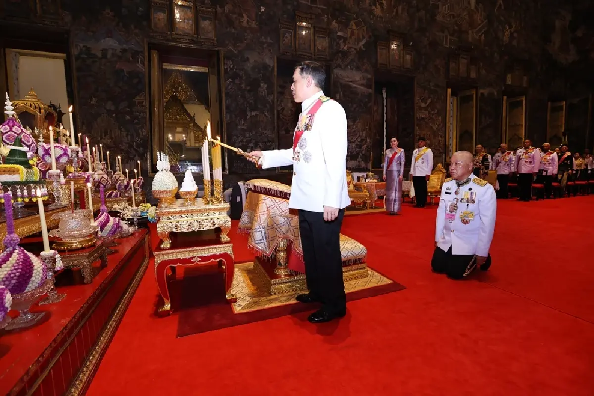 ในหลวง-พระราชินี ทรงบำเพ็ญพระราชกุศลถวายผ้าพระกฐิน ประจำปี 2568 วัดบวรฯ - วัดสุทัศน์