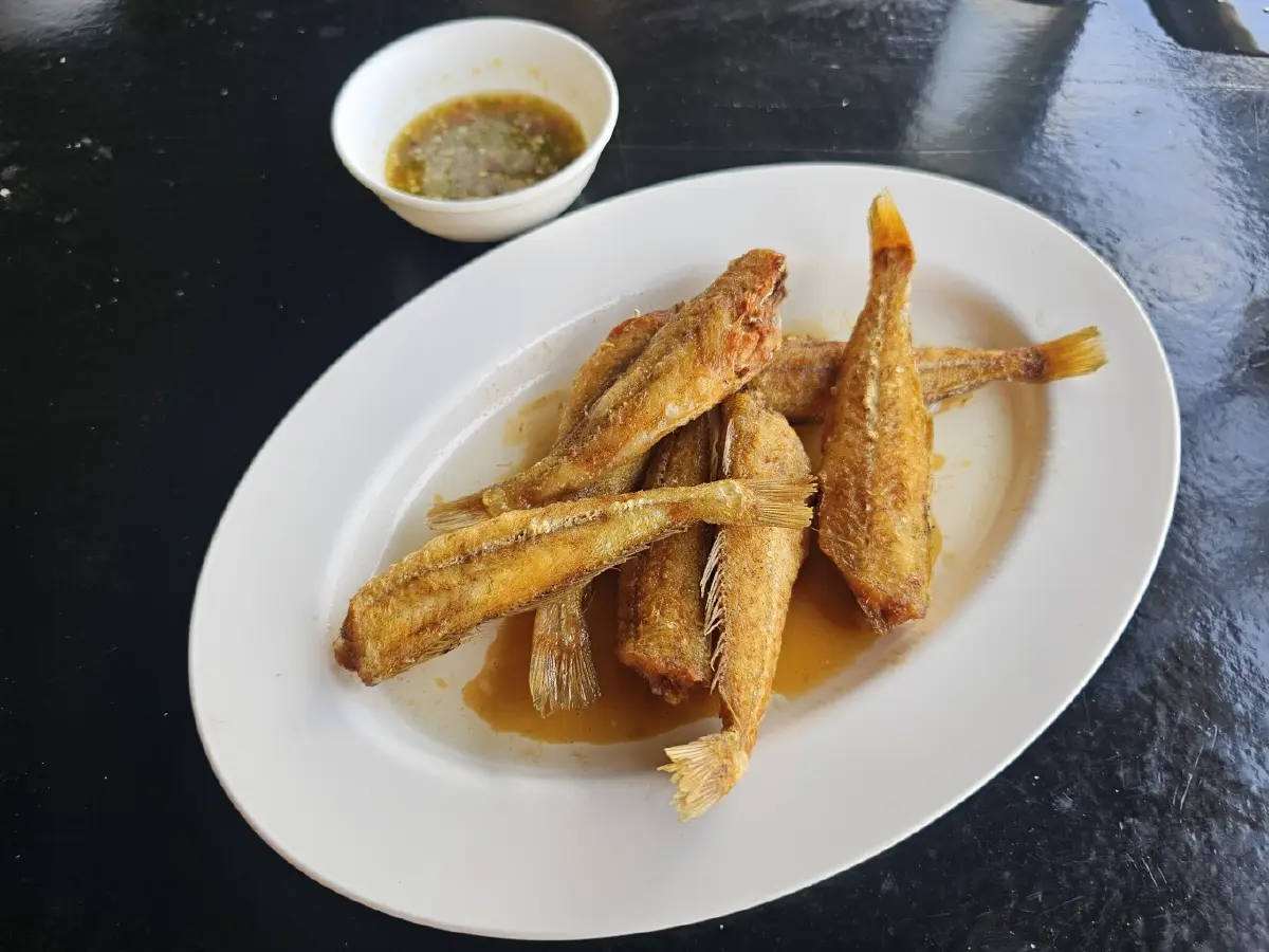 ‘ร้านเจ๊ปู แสมสาร’ อาหารทะเลสดและแซ่บ อร่อย ไม่ผิดหวัง