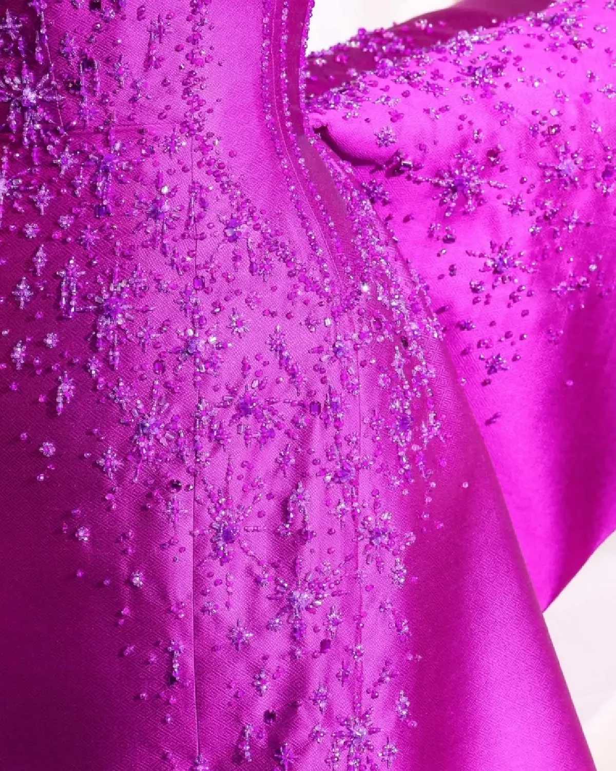 เจ้าฟ้าสิริวัณณวรีทรงออกแบบชุด มารายห์ แครี่ ขึ้นแสดงคอนเสิร์ต