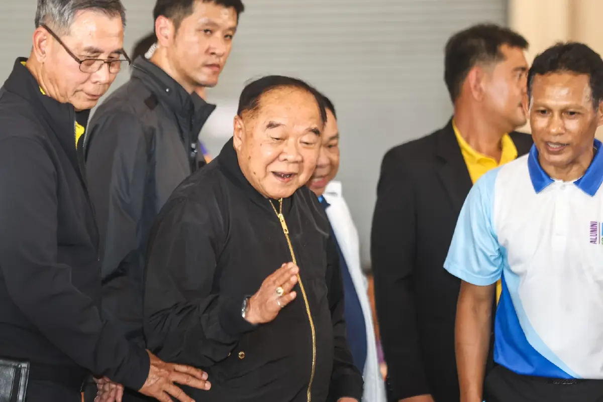 ผ่าเกม '2 ขั้ว’ สู้เลือกตั้ง ภท.สมการ 100+  พท.ในเงา ‘ชินวัตร’