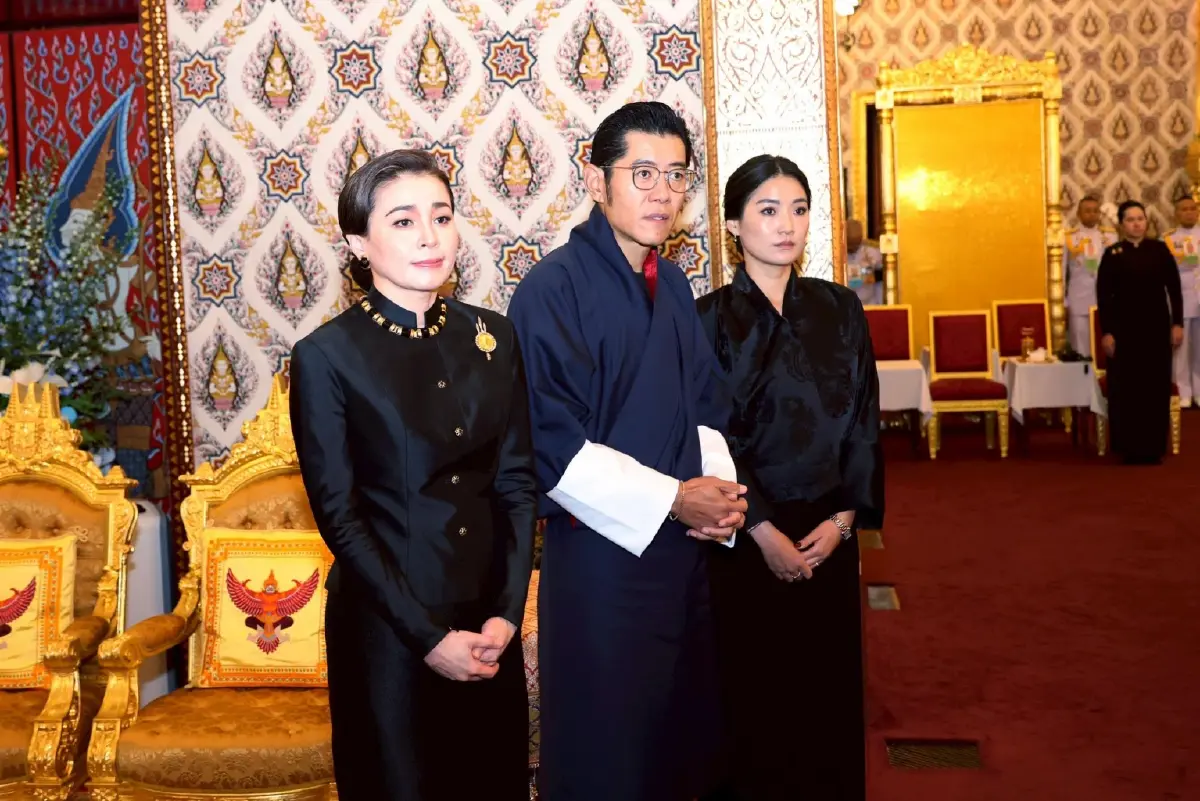 ในหลวง-พระราชินี เสด็จฯ ในการพระพิธีธรรมสวดพระอภิธรรมพระบรมศพ สมเด็จพระพันปีหลวง