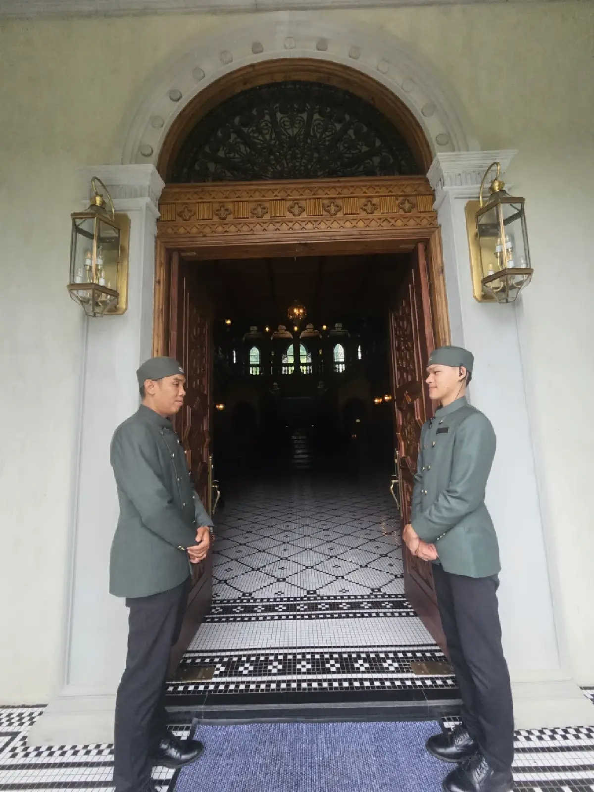 ‘Maison Mystique’ พระราชวัง แห่งจินตนาการ ท่ามกลางขุนเขา