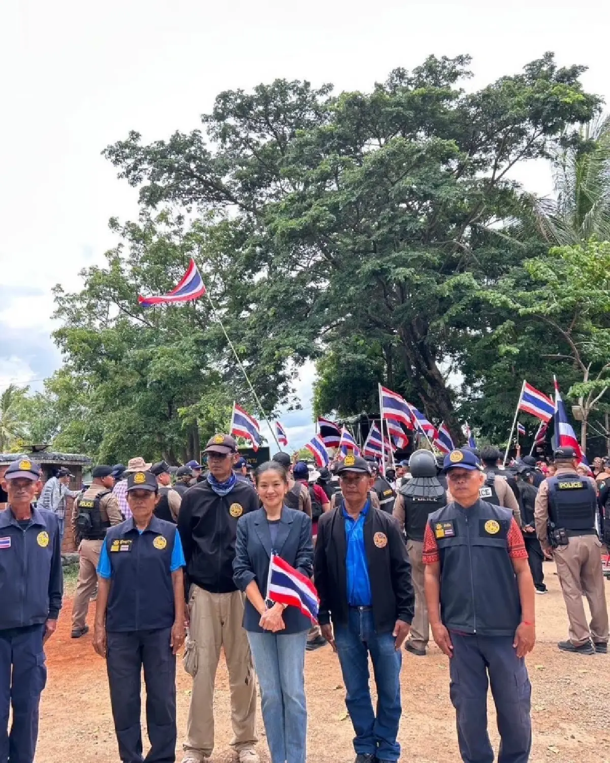 2 ขั้ว 'เทียนทอง' ฝ่าพายุชาตินิยม 'หนองจาน'