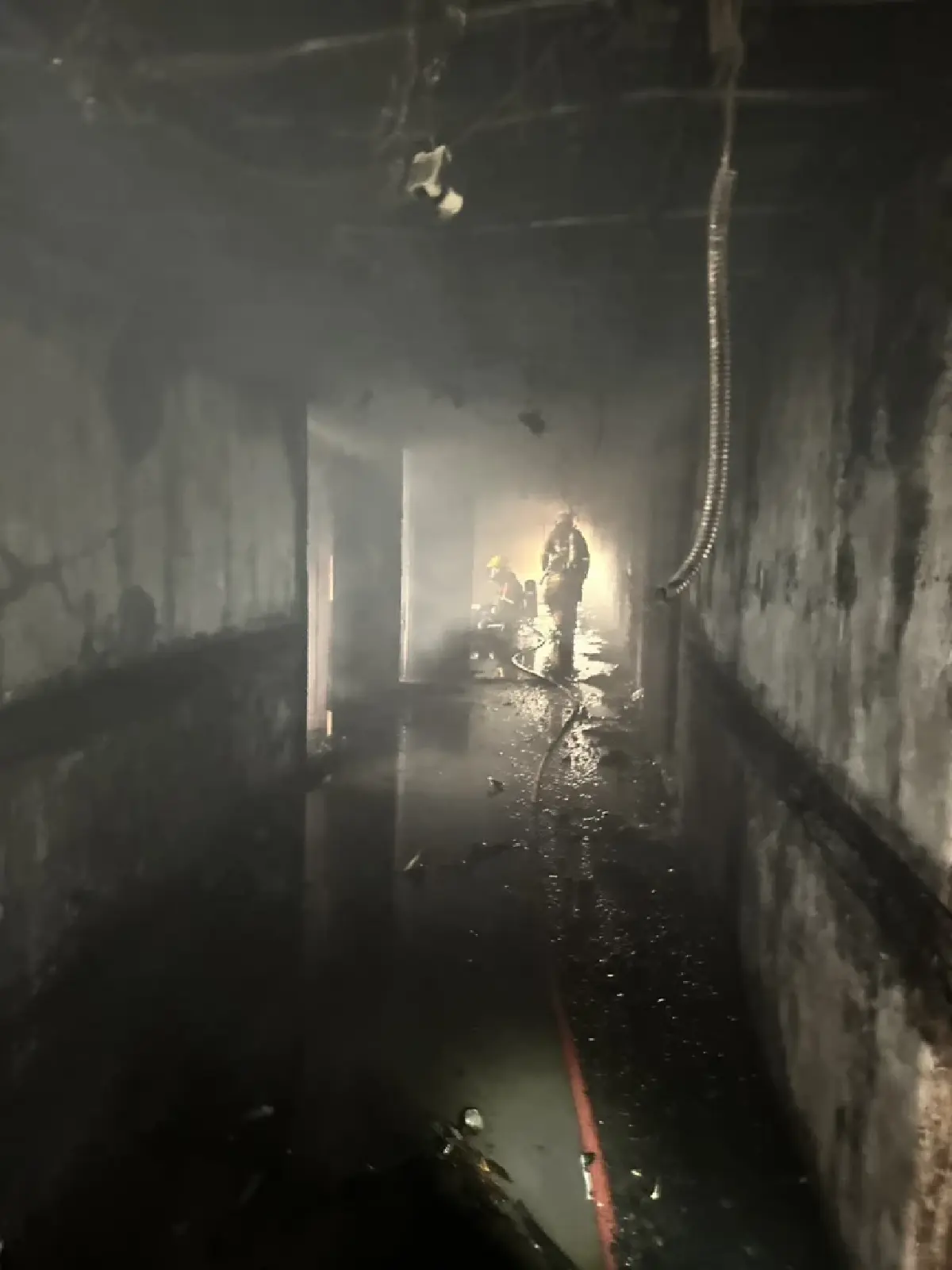 คืบหน้า ไฟไหม้โรงแรมดัง อุดมสุข 17 คนตกตึก เสียชีวิต เร่งดับเพลิง