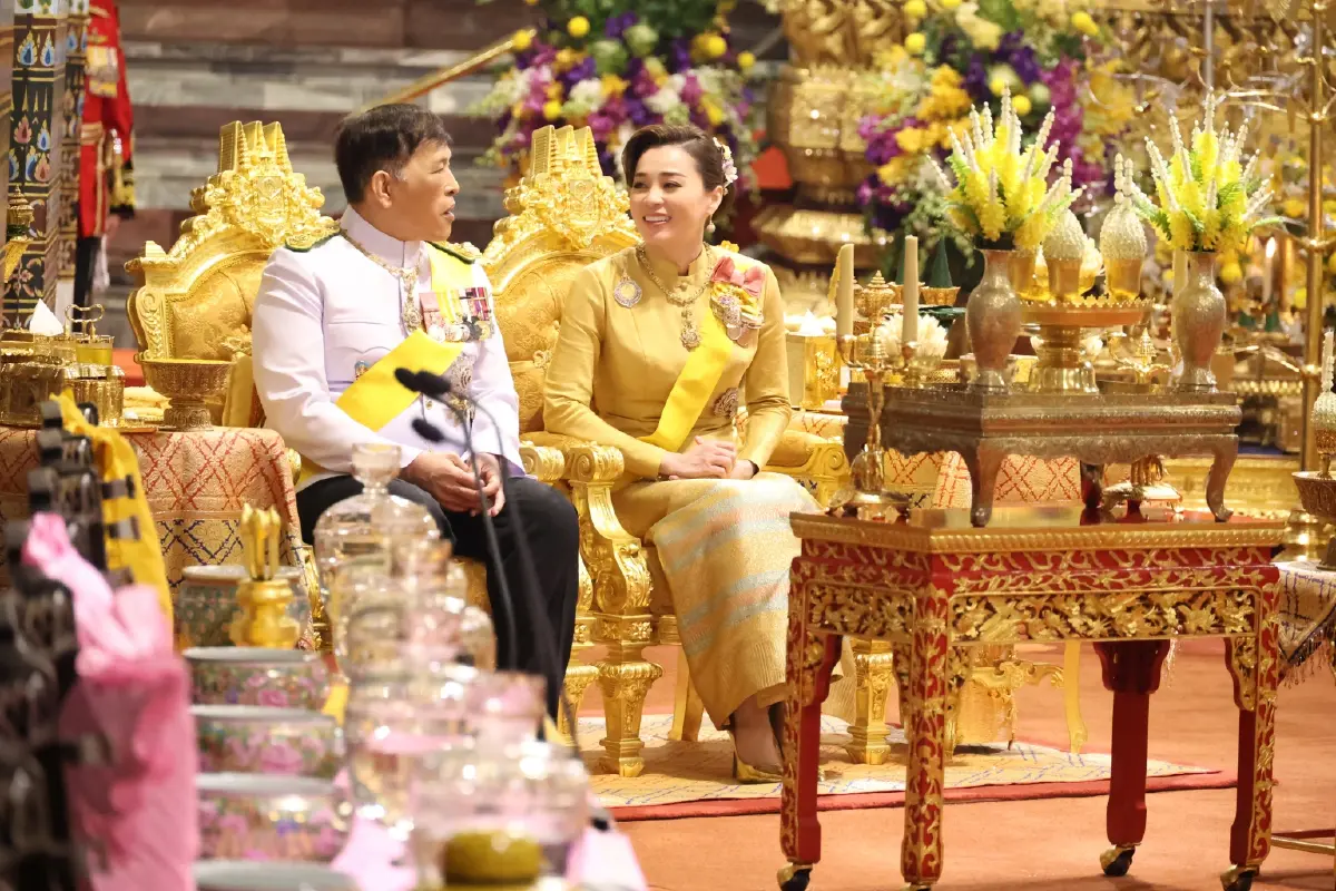 ในหลวง - พระราชินี ทรงบำเพ็ญพระราชกุศล เนื่องในวันนวมินทรมหาราช 2568