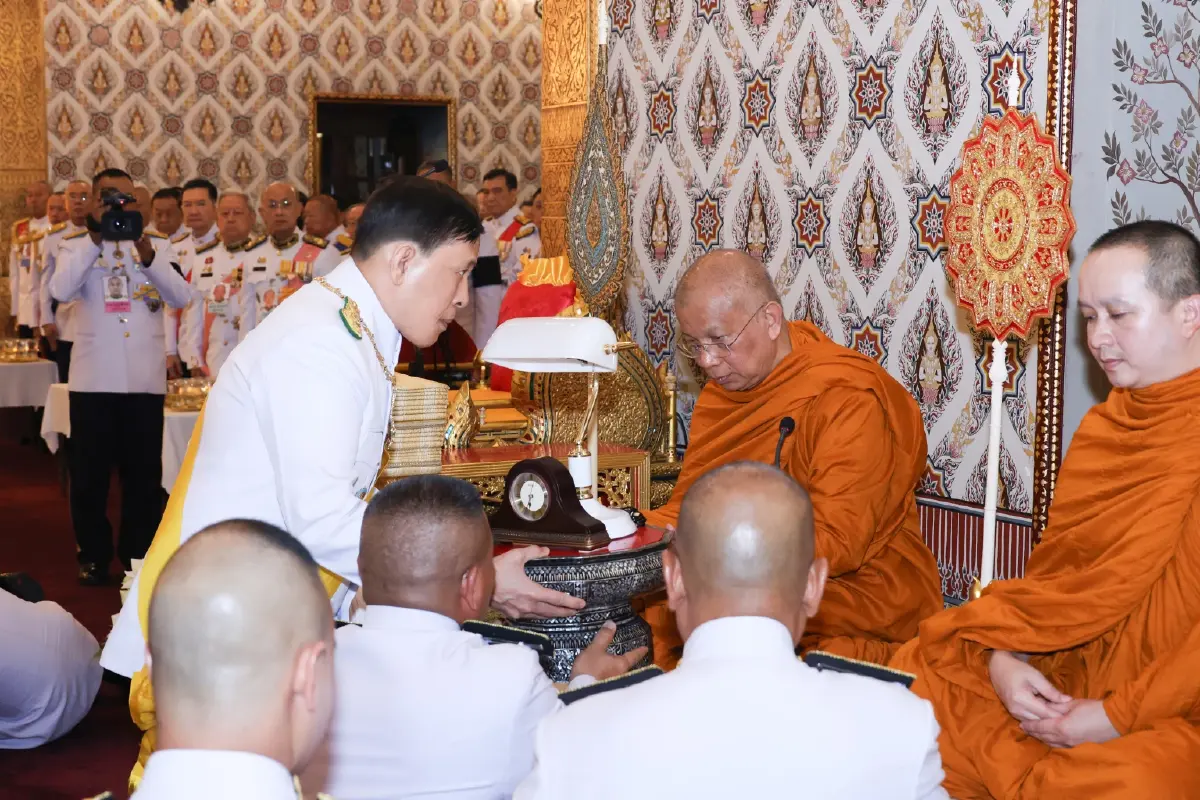 ในหลวง พระราชินี ทรงบำเพ็ญพระราชกุศลสัตตมวาร 7 วัน ถวายพระบรมศพ พระพันปีหลวง