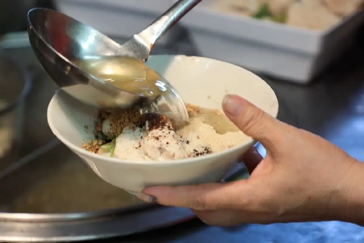 ‘10 ร้านก๋วยเตี๋ยว’ แสนอร่อย สุดประทับใจ ‘หมูหวานชวนชิม’