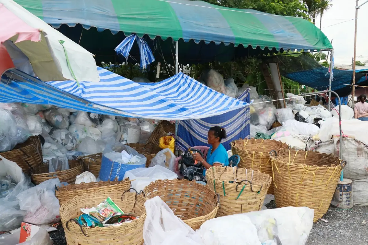 แยกขยะแล้วไปไหน? บทพิสูจน์ 'ไม่เทรวม' ลดขยะฝังกลบ ยกระดับชีวิตชุมชน