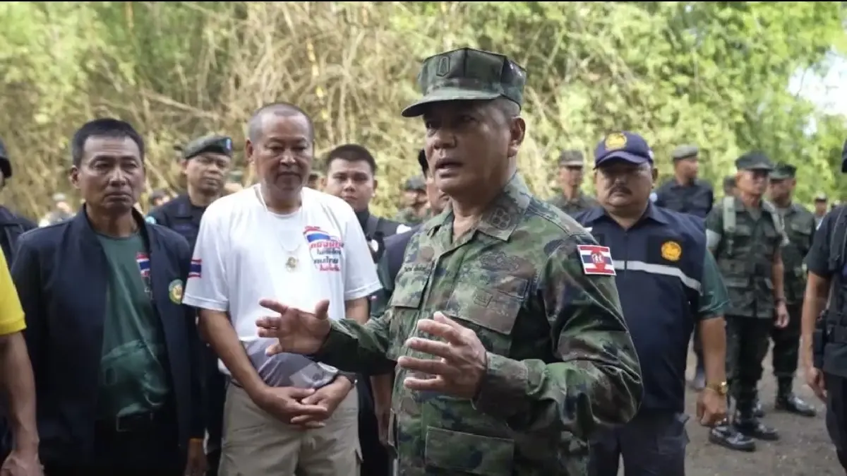 'ผบ.ทร.' ตรวจพื้นที่จันทบุรี-ตราด เตรียมสร้างรั้วชายแดน