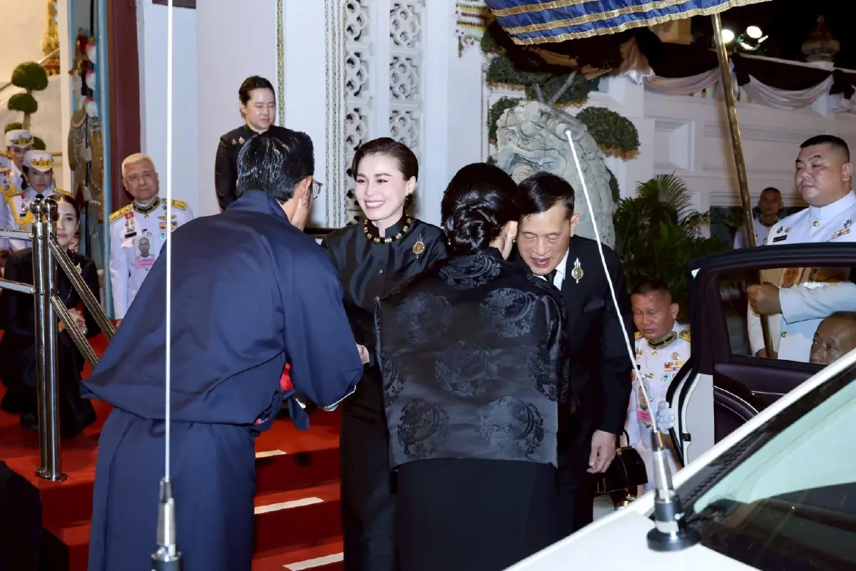 ในหลวง-พระราชินี เสด็จฯ ในการพระพิธีธรรมสวดพระอภิธรรมพระบรมศพ สมเด็จพระพันปีหลวง
