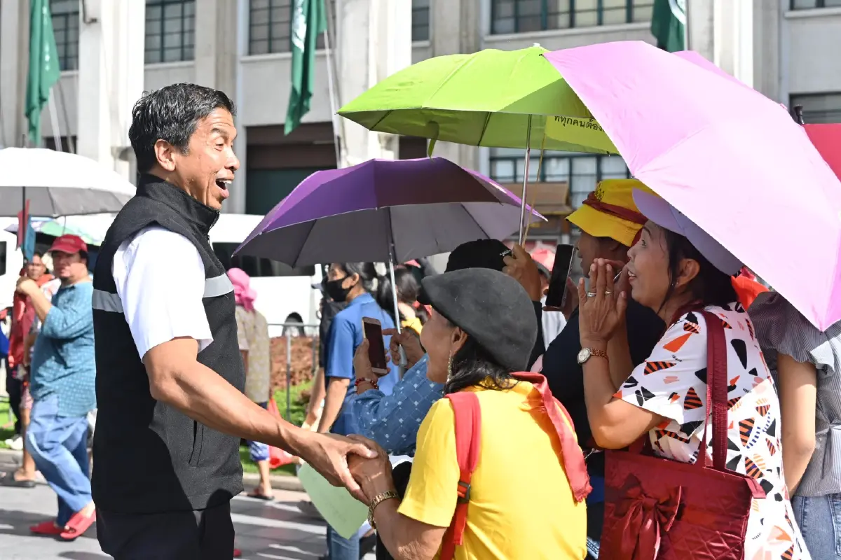 'ชัชชาติ' รื้อ สน.สามเสน ตามแผนหลัง 'ถนนยุบ' ย้ำทุกอย่างปลอดภัย