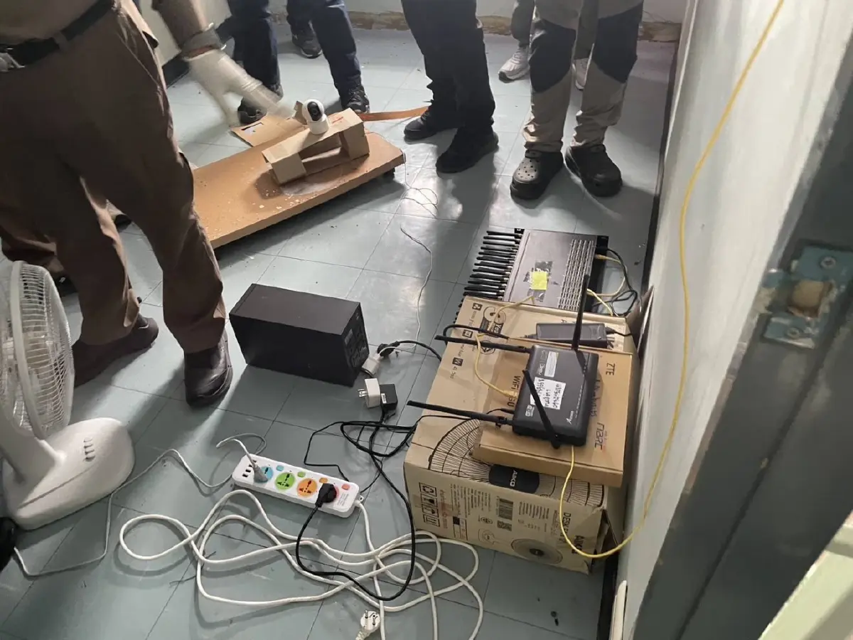 บุกทลายฐานซิมบ็อกซ์ แก๊งคอลเซ็นเตอร์กลางเมืองสระแก้ว ล่าตัวการ