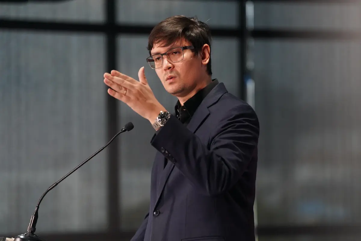 'โรม' ปูดแก๊งทุนเทา ใช้กลไกการเงินยึดไทย ผิดหวังนายกฯไร้ท่าที