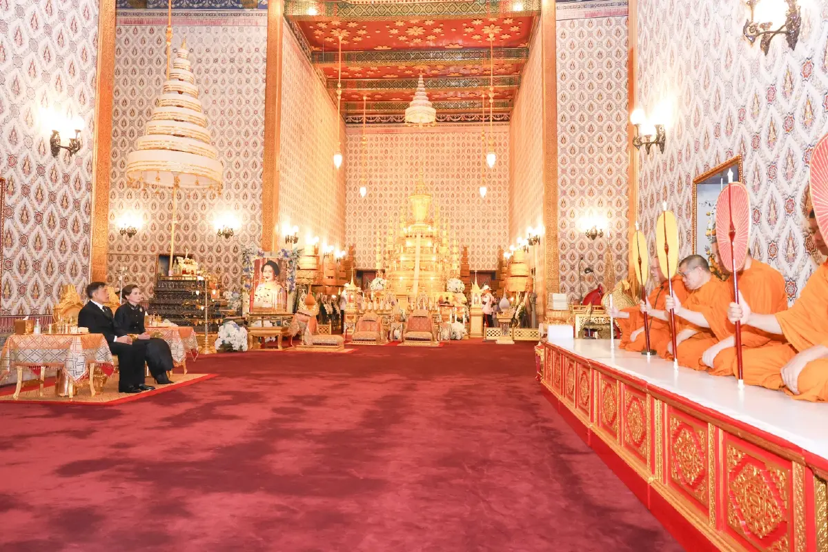 ในหลวง-พระราชินี เสด็จฯ ทรงบำเพ็ญพระราชกุศล ในการพระพิธีธรรมสวดพระอภิธรรมพระบรมศพฯ