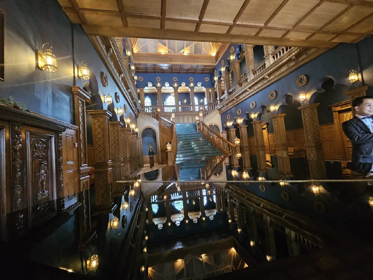 ‘Maison Mystique’ พระราชวัง แห่งจินตนาการ ท่ามกลางขุนเขา