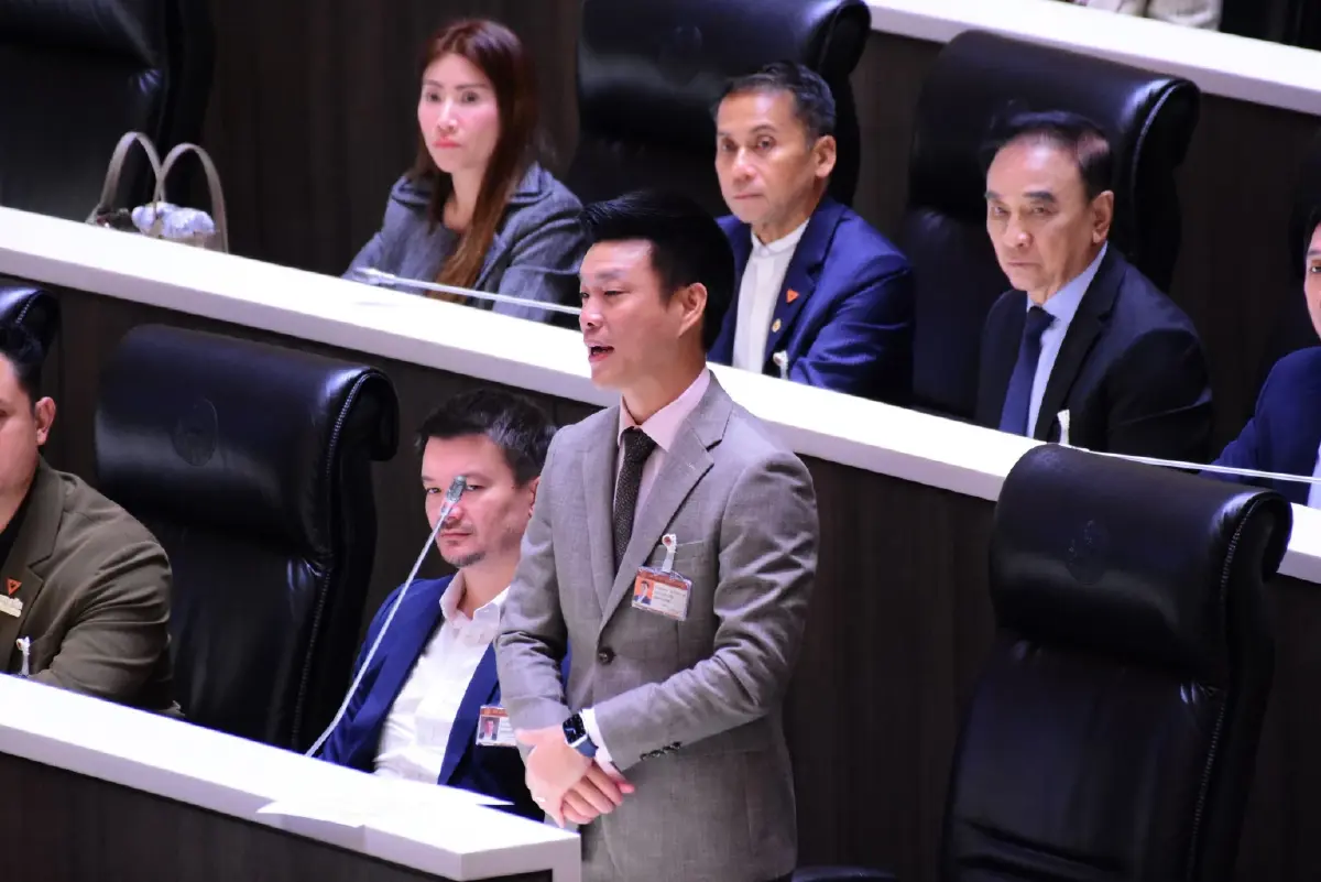 'เท้ง' กระทุ้งรัฐบาล เลิก MOU43-44 ยังไงให้ กัมพูชาไม่รู้ข้อมูล