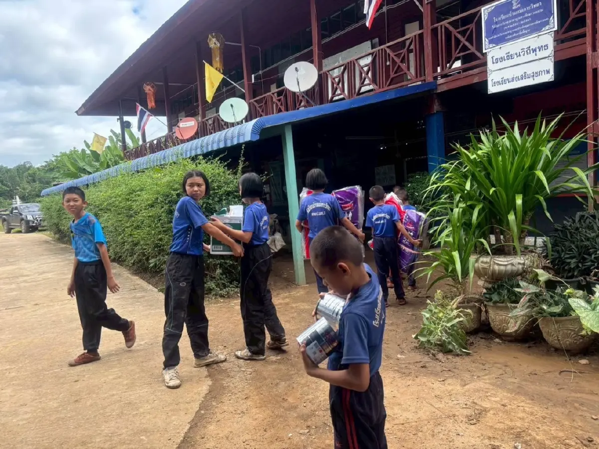 'มาดามหยก' เร่งช่วยเหลือ ฟื้นฟู โรงเรียน อ.สบเมย รับผลกระทบหนักน้ำท่วม