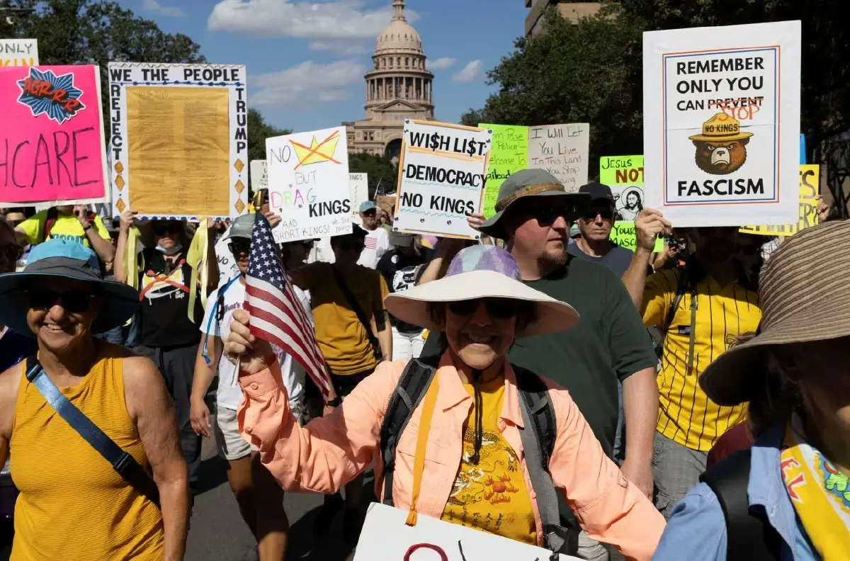 ‘ทรัมป์’ เผชิญหน้าม็อบ ‘โน คิงส์’ ราว 7 ล้านคนจาก 50 รัฐทั่วสหรัฐ