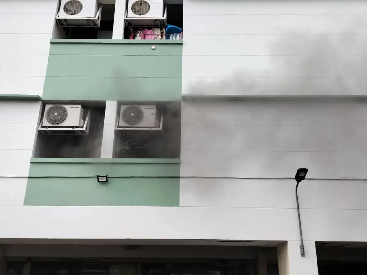 ด่วน! ไฟไหม้อพาร์ทเม้นท์ สูง 5 ชั้น ซอยลาดพร้าว 80 คนติดค้างในอาคาร