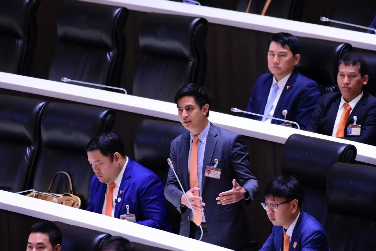 'พริษฐ์' ชี้ รธน.60 พาไทยเจอ 3 วิกฤติ ขอสภารับหลักการ ดัน รธน.ใหม่