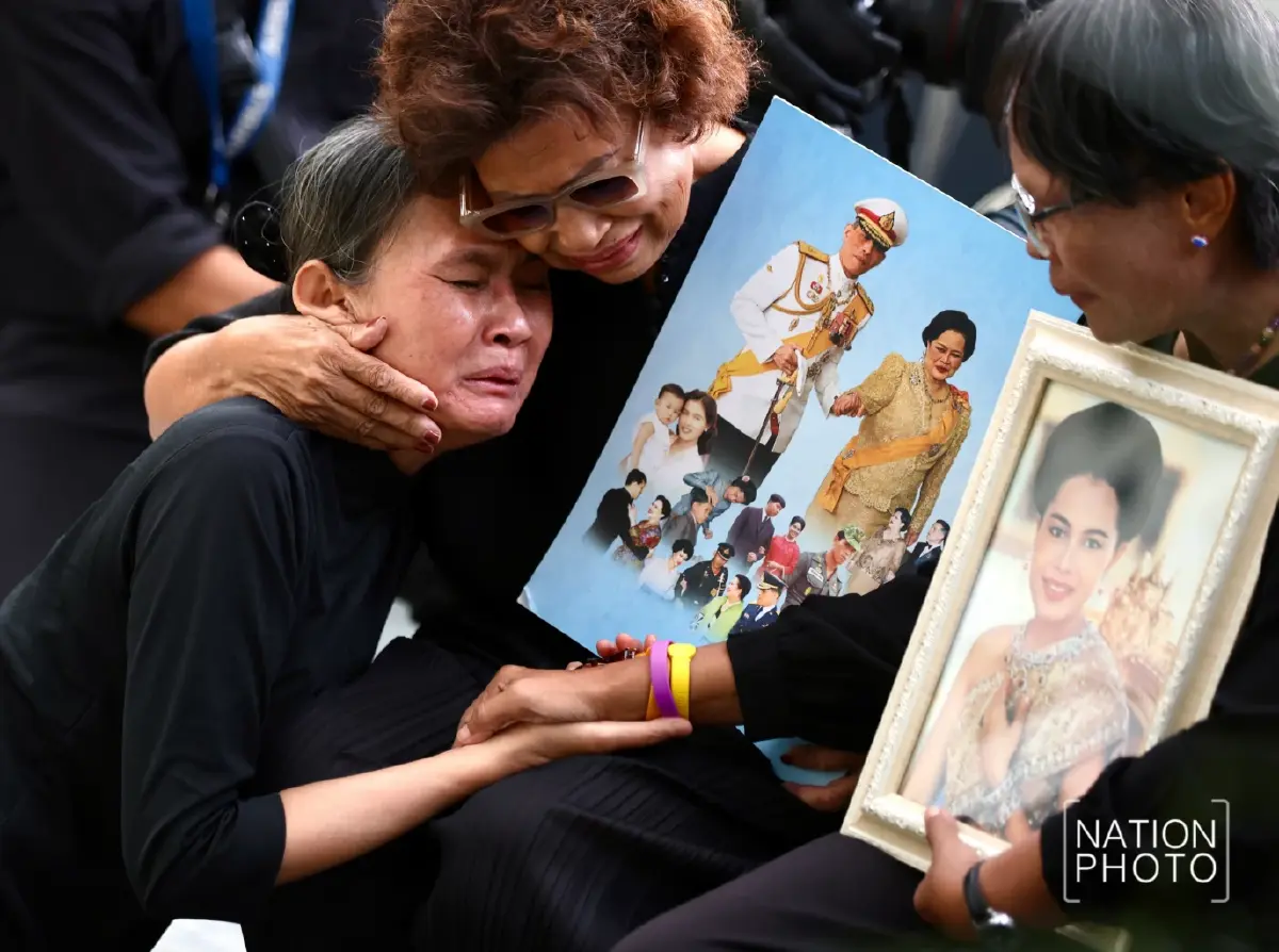 พสกนิกรทั่วสารทิศร่วมแสดงความอาลัย 'สมเด็จพระพันปีหลวง' ที่ รพ.จุฬาลงกรณ์