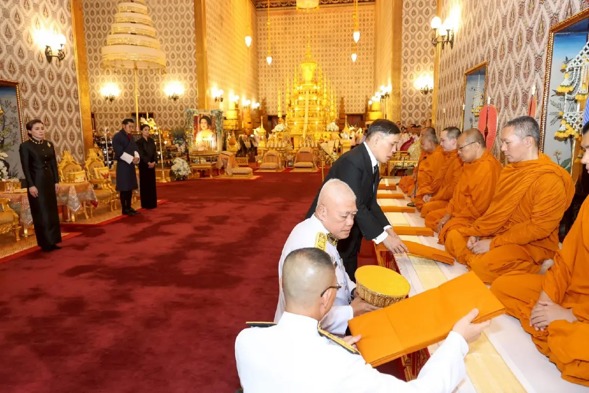 ในหลวง-พระราชินี เสด็จฯ ในการพระพิธีธรรมสวดพระอภิธรรมพระบรมศพ สมเด็จพระพันปีหลวง