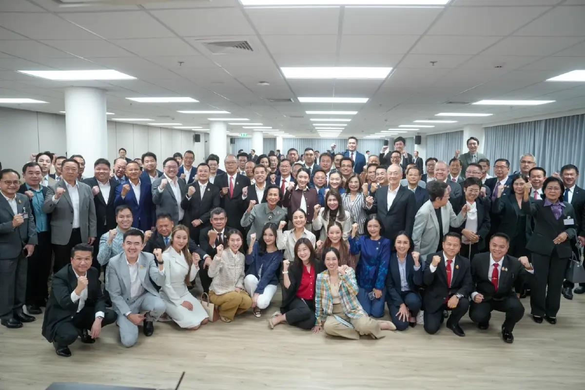 'แพทองธาร' แจงลาออกเปิดทาง 'เพื่อไทย' ยกเครื่อง พลิกโฉมพรรค