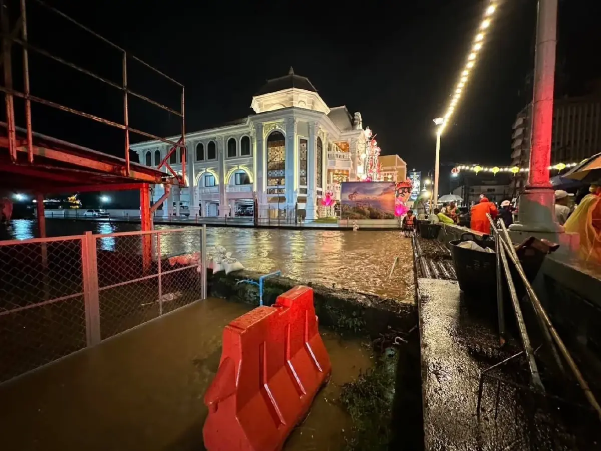 ภูเก็ตน้ำท่วมหนัก คลองบางใหญ่ล้นตลิ่ง ลุ้นน้ำทะเลหนุน 23.00 น.