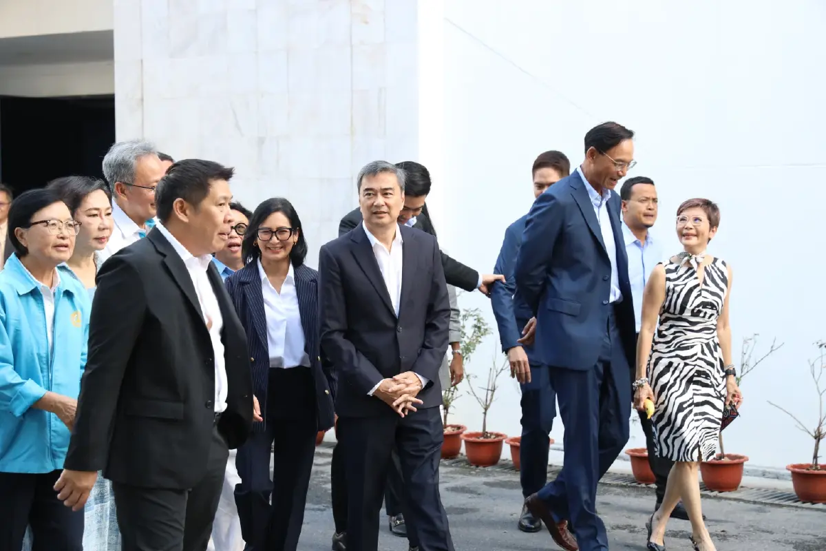 'อภิสิทธิ์' นำทีมถกกก.บห.ปชป. เชิญ'สุวิทย์-บรรยง-จรีพร' ถกสมาชิก28ต.ค.