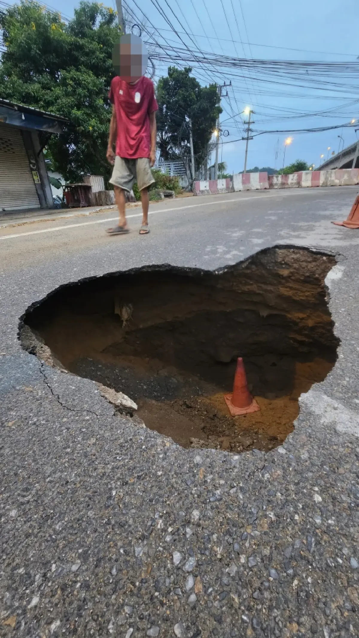 คืบหน้า ถนนยุบตัว นครสวรรค์ ผู้ใช้ทางระวัง ยูเทิร์นใต้สะพานเดชา