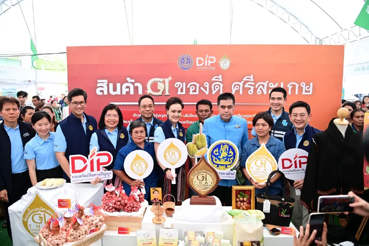 “ศุภจี สุธรรมพันธุ์” คิกออฟ  “ธงเขียว” ลุยลดราคาปุ๋ย-เคมีเกษตร