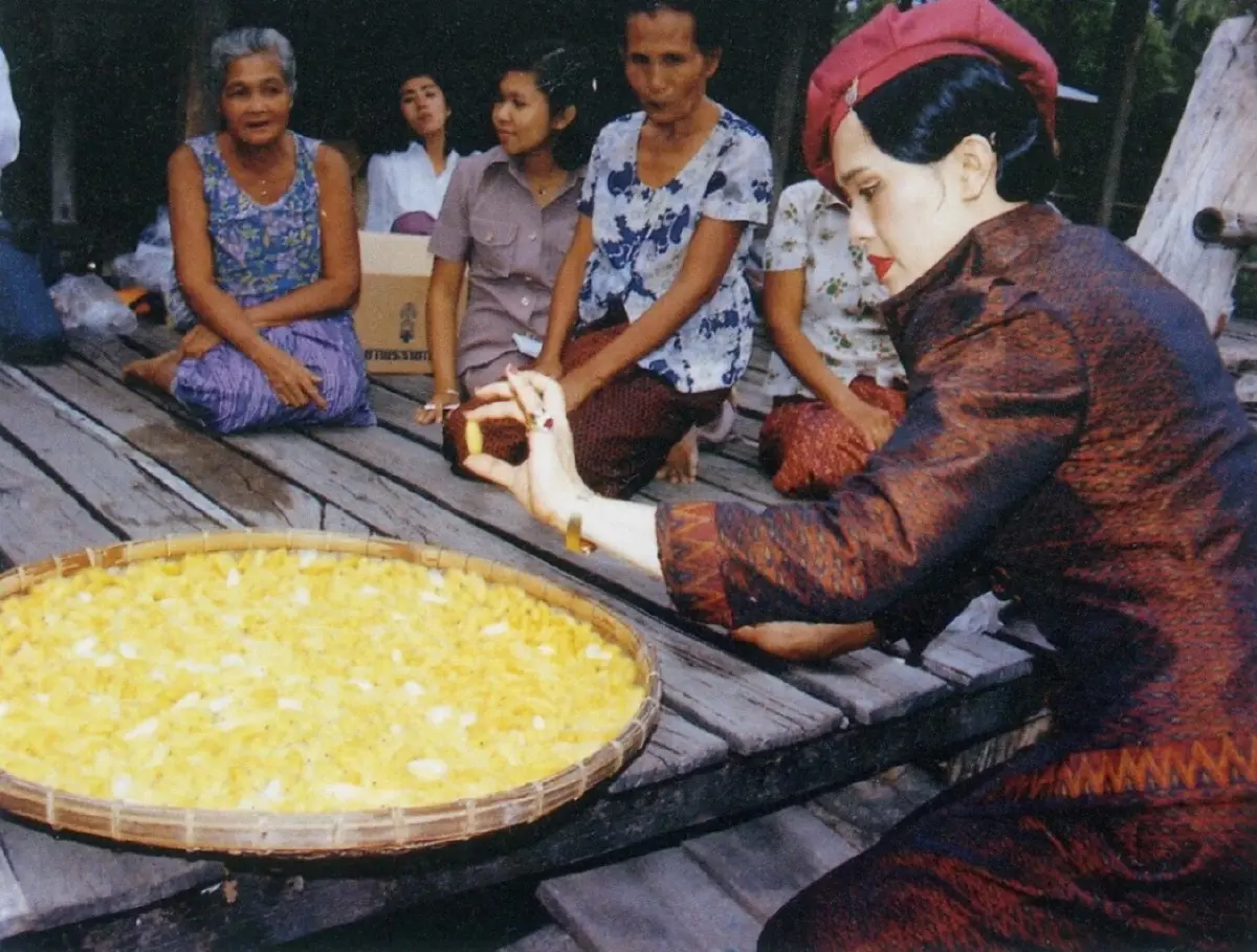 ‘ศิลปาชีพ’ พระพันปีหลวง อนุรักษ์ผ้าไทย หัตถกรรมพื้นบ้าน พลิกชีวิตคนไทย