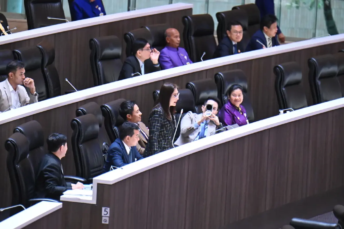 จับตา ‘ภูมิใจ’ ถอย เล่นแง่ ‘แก้รัฐธรรมนูญ’ ปูทางกินรวบ?