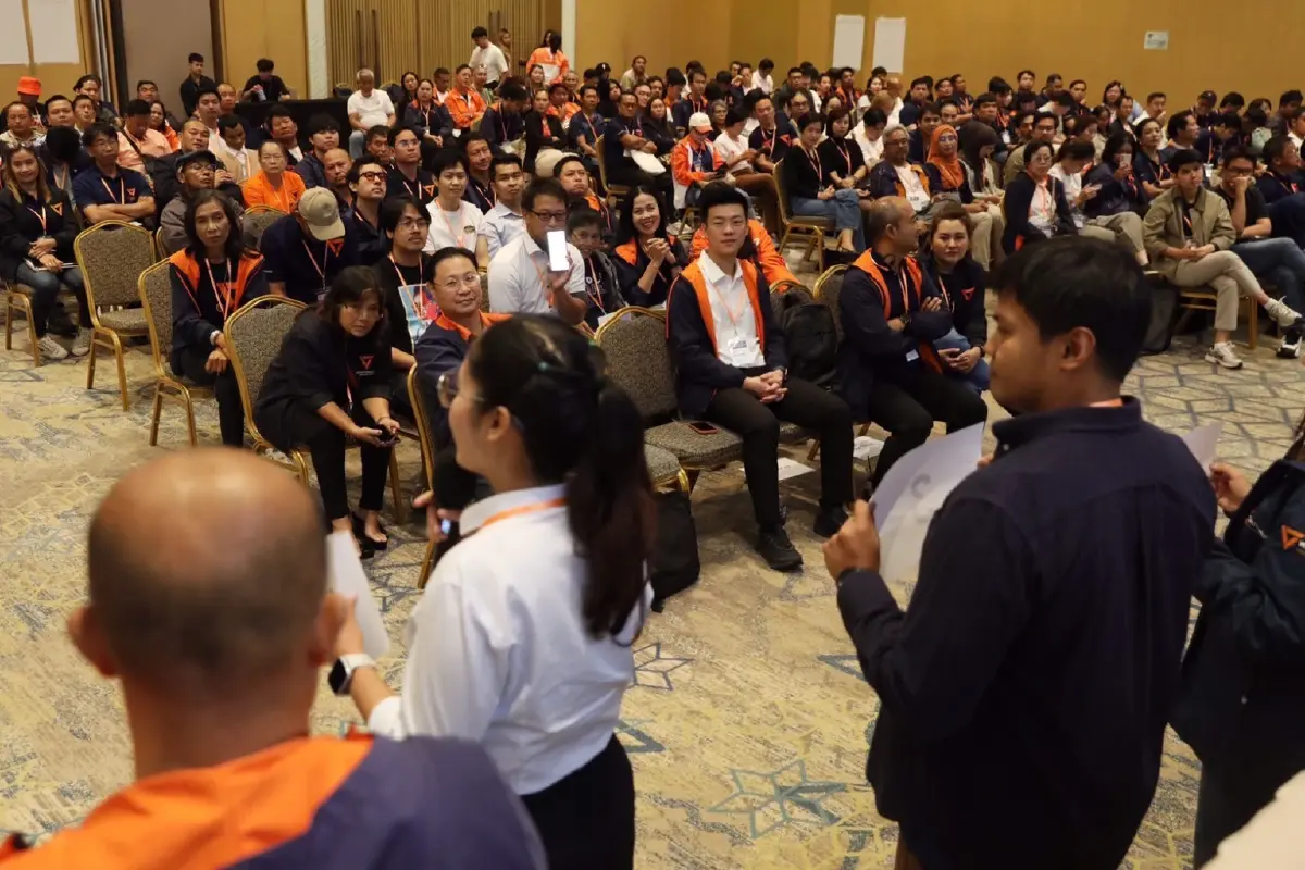 'ณัฐพงษ์' ปลุกพรรคส้ม สู่เลือกตั้ง ย้อนไทม์ไลน์ 'อนาคตใหม่-ก้าวไกล -ประชาชน