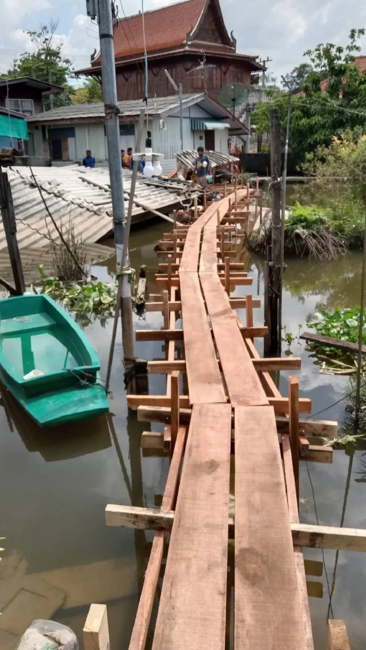 น้ำท่วม ล่าสุด 15 จังหวัดยังจมบาดาล จับตา 'เฟิงเฉิน' ซ้ำเติมอีสาน