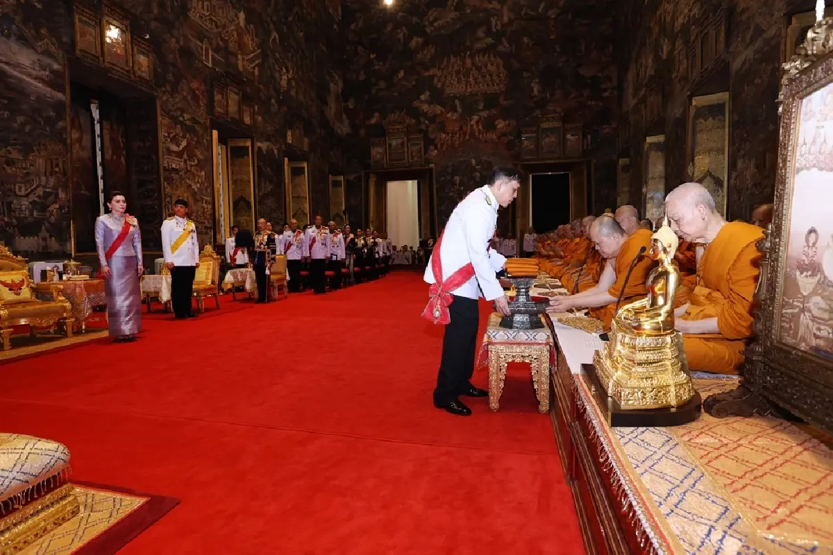 ในหลวง-พระราชินี ทรงบำเพ็ญพระราชกุศลถวายผ้าพระกฐิน ประจำปี 2568 วัดบวรฯ - วัดสุทัศน์