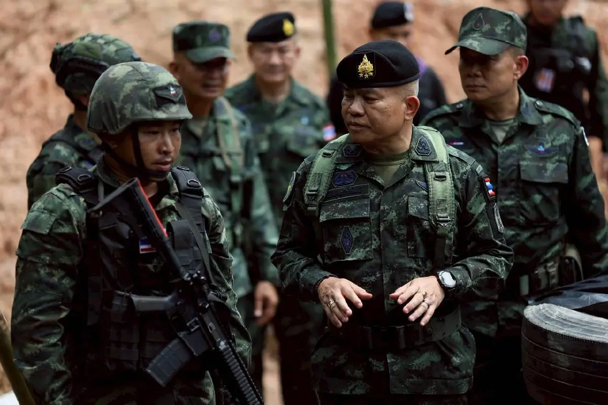 มทภ.2 ลงพื้นที่ ปราสาทตาเมือนธม -ช่องอานม้า เข้มเตรียมพร้อมรบสูงสุด