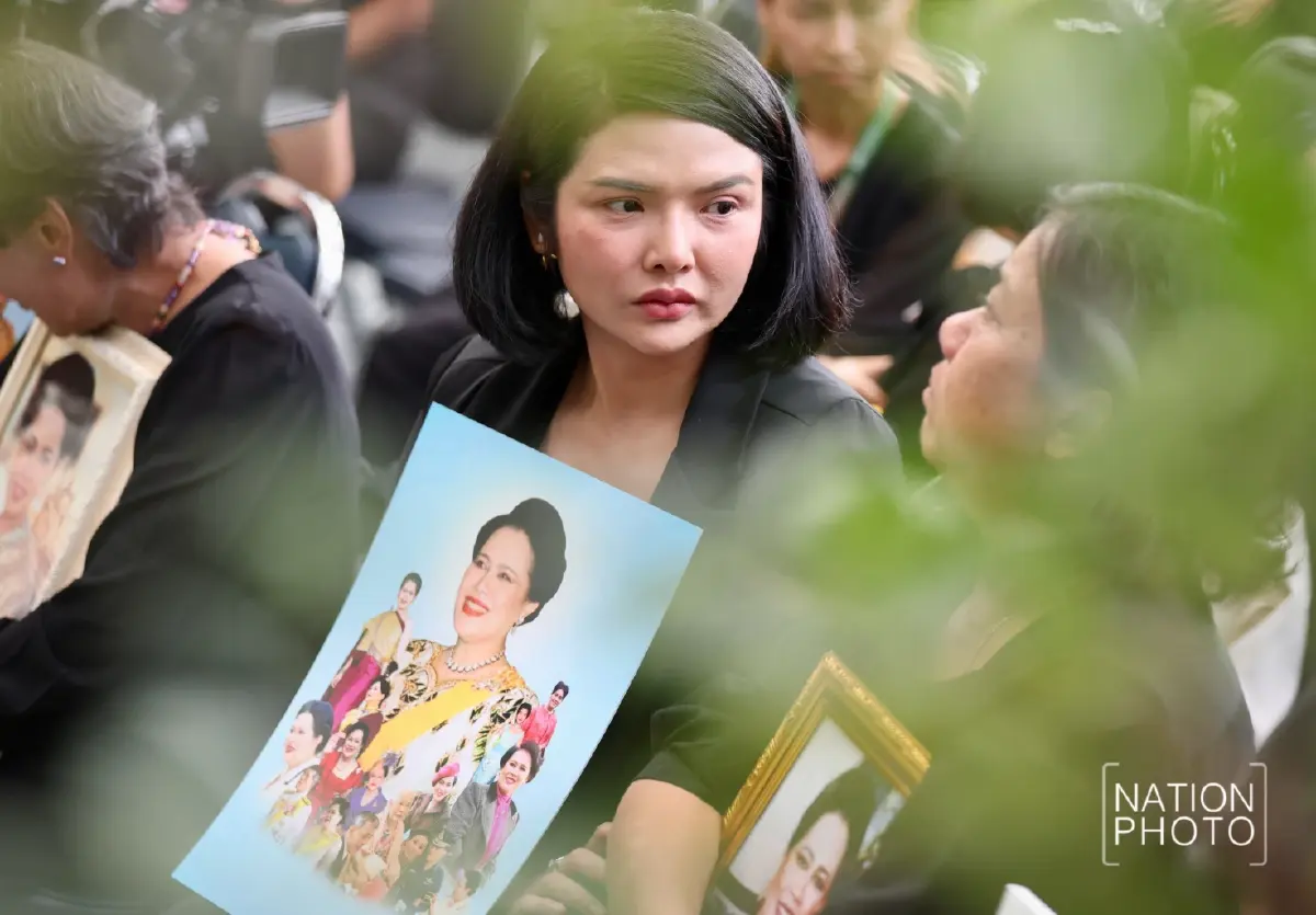 พสกนิกรทั่วสารทิศร่วมแสดงความอาลัย 'สมเด็จพระพันปีหลวง' ที่ รพ.จุฬาลงกรณ์