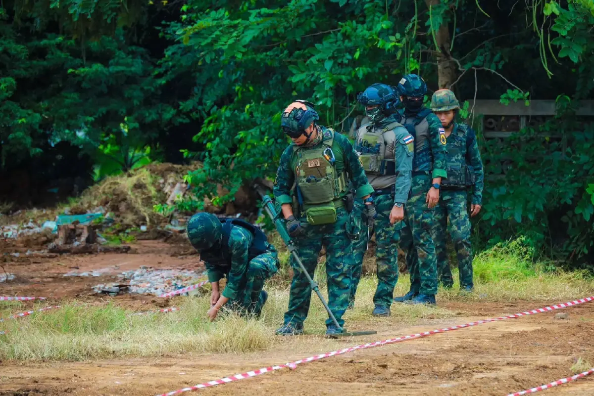 กองทัพ เร่งสร้างหลุมหลบภัย สระแก้ว คืบ 32% พร้อมเคลียร์ทุ่นระเบิด