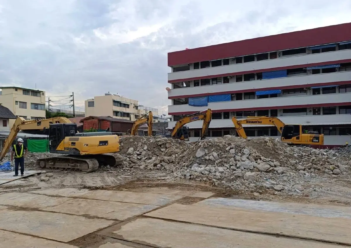 คืบหน้าซ่อม ถนนสามเสน ทรุดตัว รฟม. เผย รื้อถอนอาคาร สน.สามเสน เสร็จแล้ว