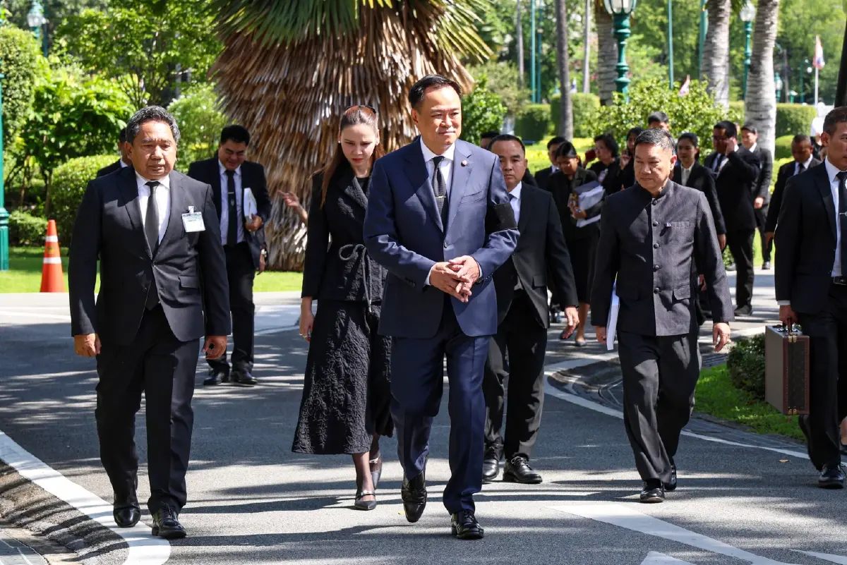 ภาพชุด บรรยากาศ ประชุม ครม. นัดพิเศษ วางกรอบจัดงานพระบรมศพ พระพันปีหลวง