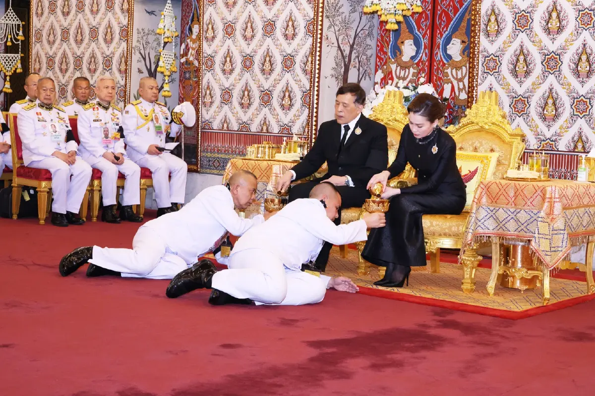 ในหลวง-พระราชินี เสด็จฯ ทรงบำเพ็ญพระราชกุศล ในการพระพิธีธรรมสวดพระอภิธรรมพระบรมศพฯ