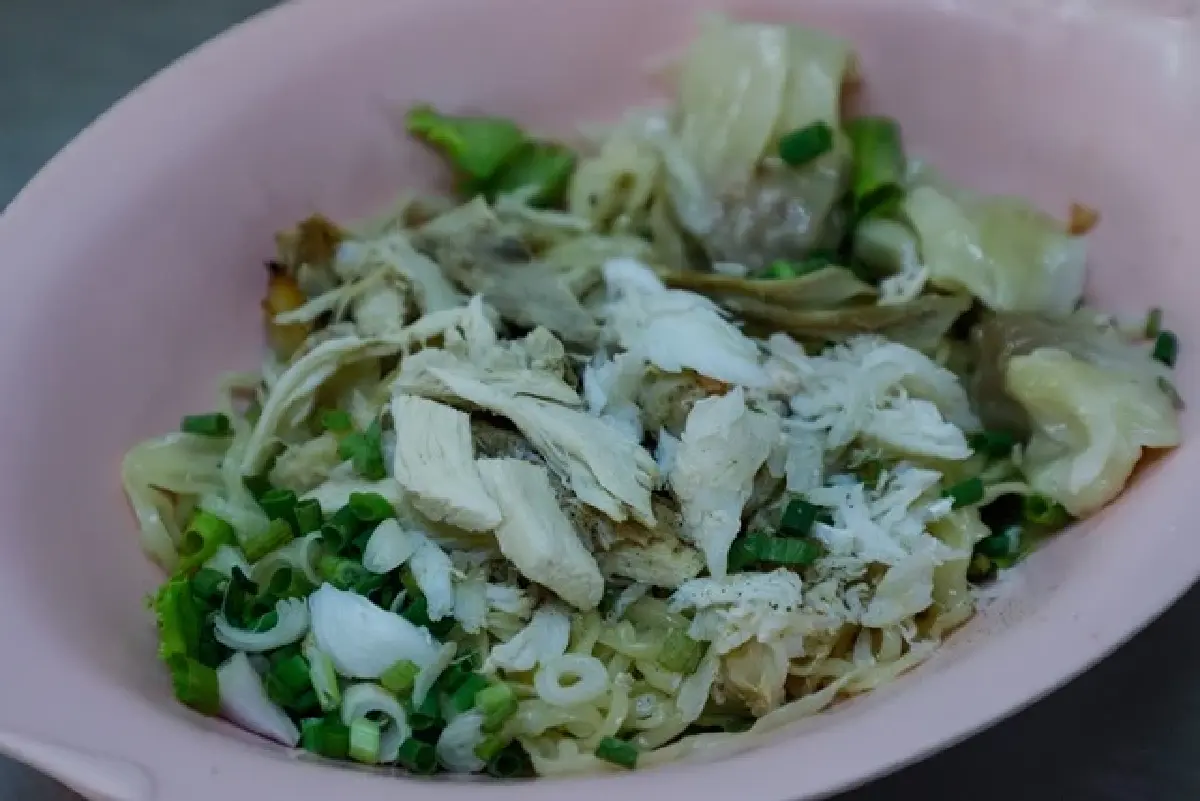 ‘10 ร้านก๋วยเตี๋ยว’ แสนอร่อย สุดประทับใจ ‘หมูหวานชวนชิม’