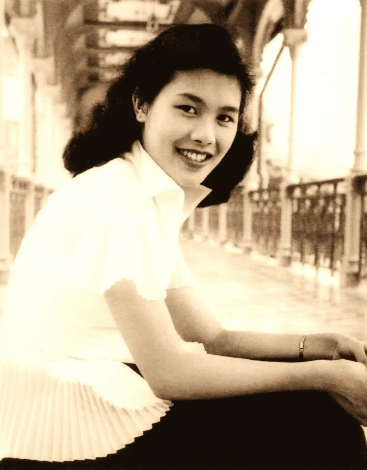 พระราชประวัติ สมเด็จพระนางเจ้าสิริกิติ์ พระบรมราชินีนาถ พระบรมราชชนนีพันปีหลวง