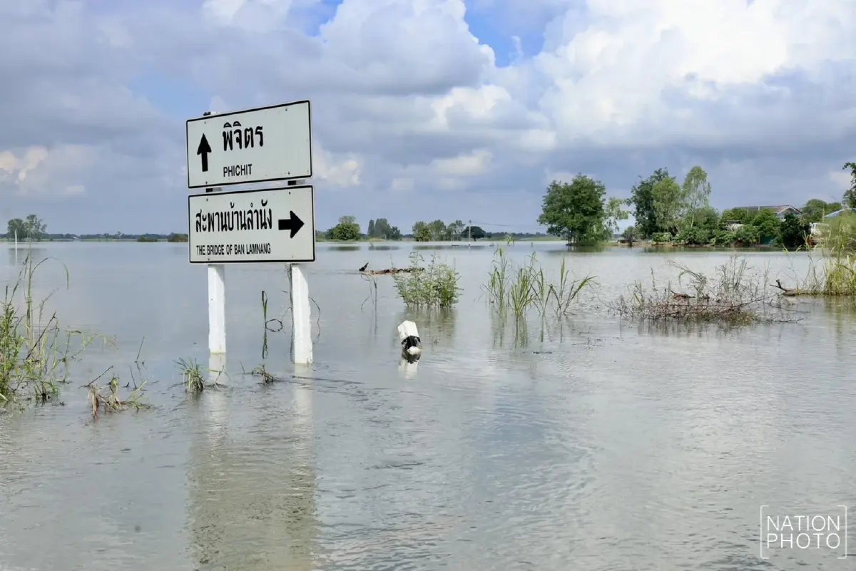 เปิดภาพ น้ำท่วมโพธิ์ประทับช้าง จ.พิจิตร นานเกือบเดือน ชาวบ้านเดือดร้อนหนัก