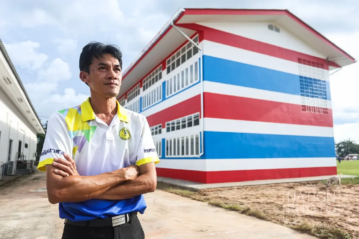 ทาสีด้วยหัวใจรักชาติ! ยลโฉมอาคารเรียนใหม่ โรงเรียนปราสาท จ.สุรินทร์