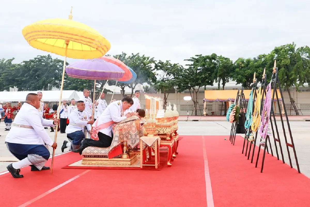 ในหลวง-พระราชินี เสด็จฯ ทรงบำเพ็ญพระราชกุศล วันปิยมหาราช พุทธศักราช 2568
