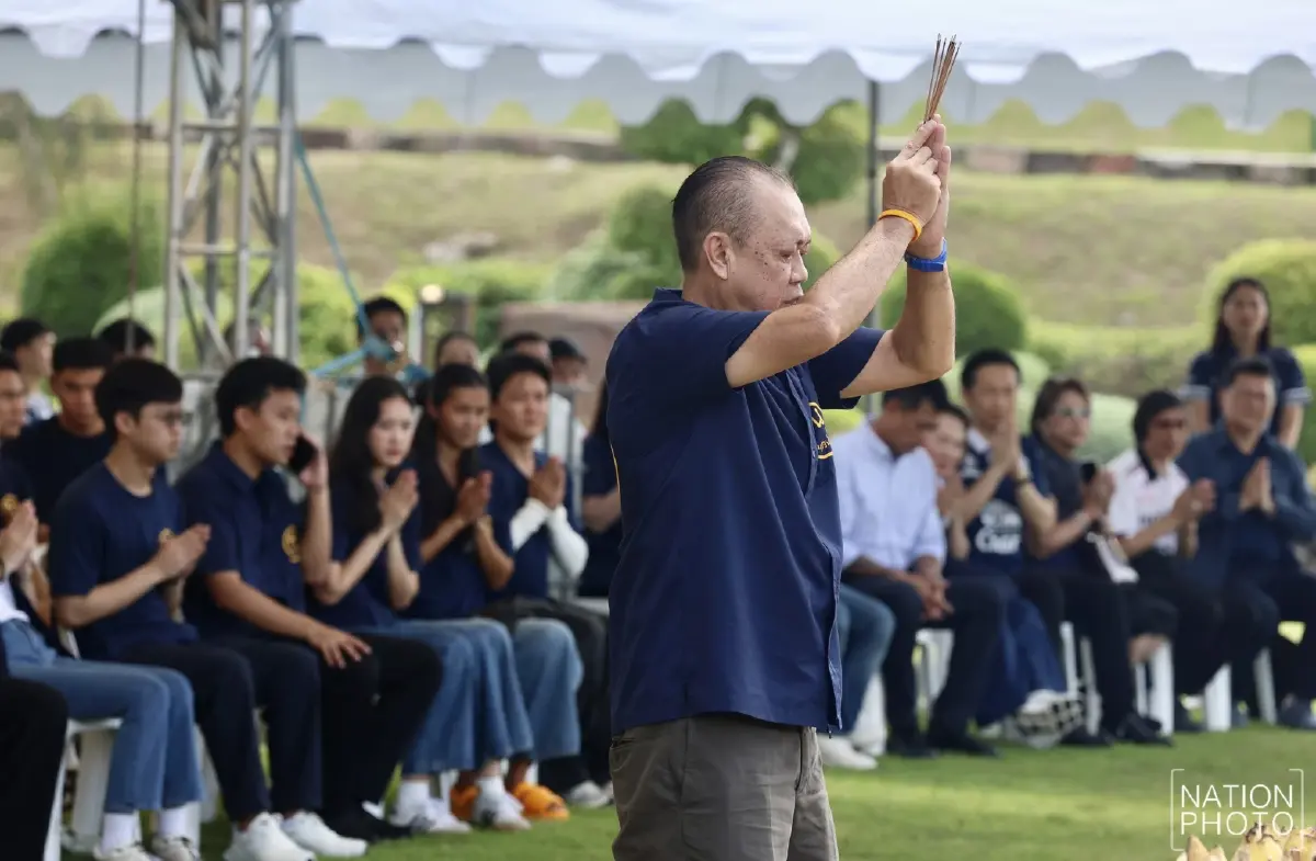 'เนวิน' ขอบคุณร่วมวันเกิด ขอทุกคนสุขสมหวัง ร่วมสร้างชาติมั่นคง